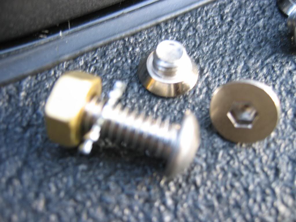 Locking fuel door or locking gas cap Page 2 Toyota FJ Cruiser Forum